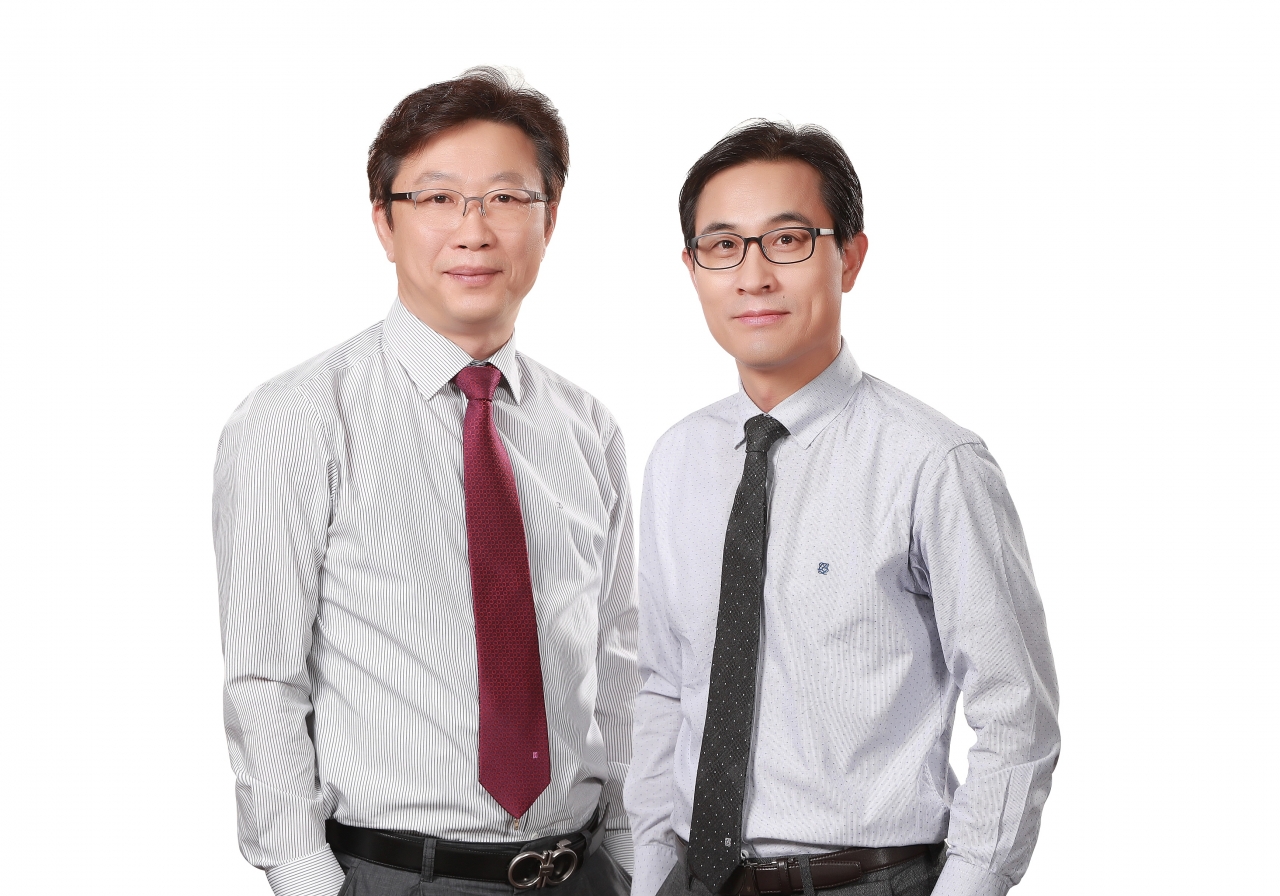 쿠콘 장영환 대표(왼쪽), 김종현