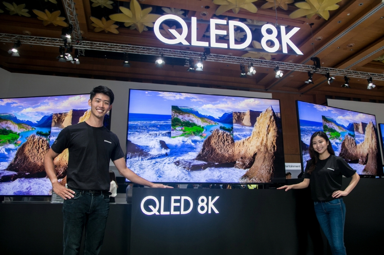 삼성전자는 ‘삼성 동남아포럼 2019’를 통해 ‘QLED 8K’ 등 동남아 소비자를 위한 2019년형 ‘QLED TV’ 전 라인업을 공개하고 3월말부터 본격 판매에 들어갈 예정이다.