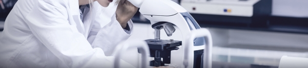 에스디바이오센서는 지난 2010년 설립됐으며, 체외진단 중 면역화학, 분자, 현장진단, 자가혈당측정 사업을 하고 있다. 사진은 바이오센서를 개발중인 연구원. [사진 출처=에스디바이오센서 홈페이지]