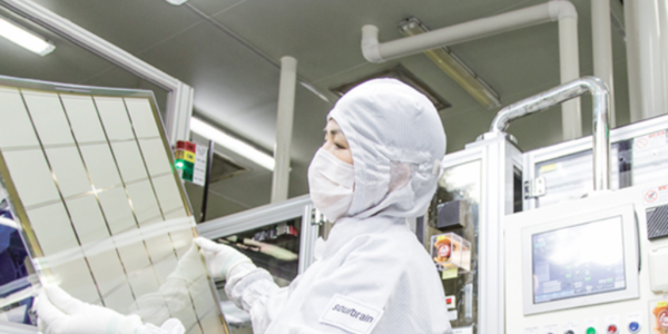 반도체·2차전지 소재기업 솔브레인은 올해 2분기 매출액은 2435억원을 기록했지만 영업이익은 431억원으로 시장 기대치(541억원)에 못 미치는 실적을 기록했다. 2분기 실적부진으로 내리막 주가가 언제쯤 하락세를 멈추고 반등할 수 있을지 주목된다. 사진은 솔브레인의 중앙연구소. [사진 출처= 솔브레인]