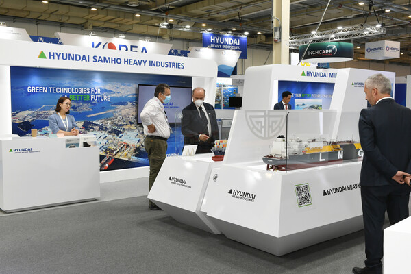 현대중공업그룹은 현대중공업, 현대미포조선, 현대삼호중공업, 현대글로벌서비스, 현대일렉트릭 등 5개 계열사가 6일부터 10일까지 5일간 그리스 아테네에서 열리는 ‘포시도니아(Posidonia) 2022’(사진)에 참가한다고 7일 밝혔다. [사진제공=현대중공업그룹]