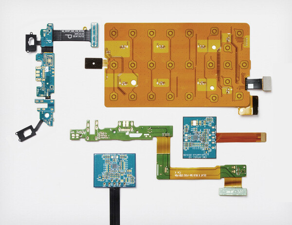 KH바텍은 이동통신산업이 주요 영업부문이며, 주력사업인 정밀기구 사업 외에 FPCB 관련 사업을 함께 영위하는 기업이다. 사진은 KH바텍의 전자부품 제품. [사진출처=KH바텍]