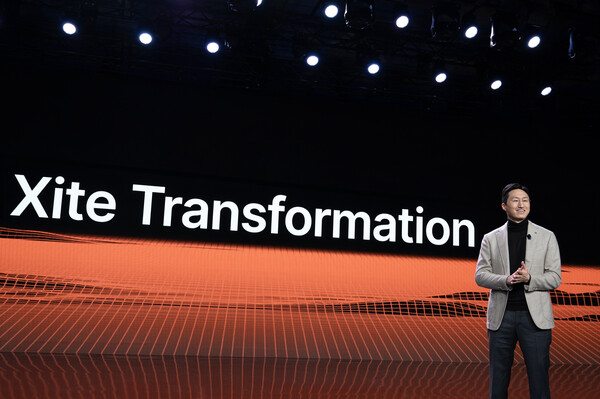 세계 최대 전자·가전·정보기술(IT) 전시회인 CES 2024의 기조연설자로 나선 HD현대 정기선 부회장이 10일(현지시간) 미국 라스베이거스 베네시안 호텔에서 인류의 지속가능성을 위한 인프라 혁신 비전 '사이트 트랜스포메이션'을 주제로 연설하고 있다. [사진제공=HD현대]