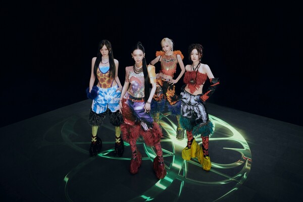 에스엠은 글로벌 한류 및 K팝을 선도하는 종합 엔터테인먼트 그룹으로, 음반을 기획해서 제작하고 유통하는 음악 콘텐츠 사업과 매니지먼트 사업 등을 하고 있다. 사진은 지난 5월27일 정규 앨범 ‘아마겟돈(Armageddon)’으로 컴백한 에스파(aespa). [사진출처=에스엠]