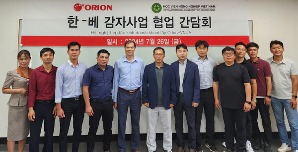오리온은 최근 ‘한·베 감자사업 협업 간담회’를 열고 베트남 신품종 육종 및 씨감자 개발 협력, 감자 공급시스템 구축 등을 논의했다. [사진제공=오리온]