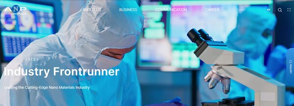 2000년 3월 설립된 나노신소재는 원재료인 금속 또는 비금속 메탈을 초미립 나노 분말로 합성하고 이를 다시 고체인 타깃(Target) 형태나 페이스트(Paste)·솔(Sol)·슬러리(Slurry) 형태의 액상으로 제품화하는 기술을 보유하고 있다. [출처=나노신소재]