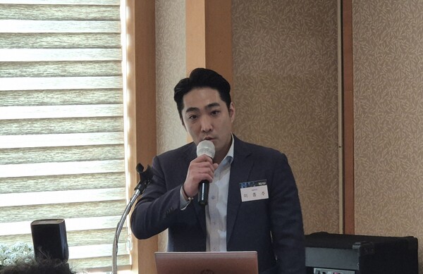 이종주 나우로보틱스 대표가 17일 서울 여의도에서 개최된 기업공개(IPO) 기자간담회에서 상장 후 포부를 밝히고 있다. [사진=권민서 기자]