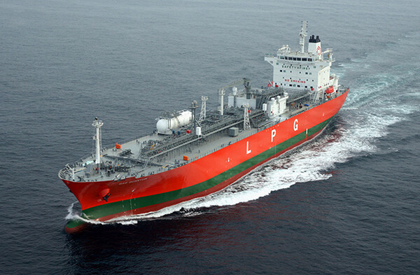 HD현대미포는 MR탱커와 로로선 모두 세계 시장에서 1위이다. MR탱커 점유율은 50% 안팎, 로로선 점유율은 18% 가량이다. 다올투자증권은 “전략 상선단 건조가 본격화하면 HD현대미포가 수주할 가능성이 있다”고 내다봤다. 사진은 HD현대미포가 건조한 LPG 운반선. [사진출처=HD현대미포]