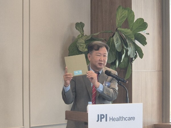 김진국 제이피아이헬스케어 대표가 6일 서울 여의도에서 개최된 기업공개(IPO) 기자간담회에서 상장 후 포부를 밝히고 있다. [사진=권민서 기자]